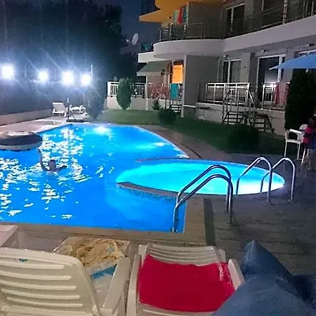 Club Priz מלון דירות פרימורסקו