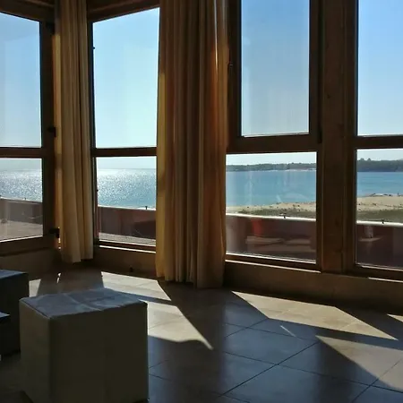 アパートホテル Club Priz プリモルスコ